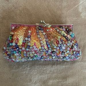 Beaded clutch